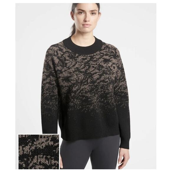 NWT Athleta Women's Jacquard Crew Sweater Merino Wool Blend Black Gray Sz Medium - Picture 3 of 10